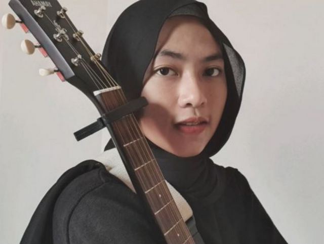 Lirik Lagu Feby Putri Halu Mabes Lirik