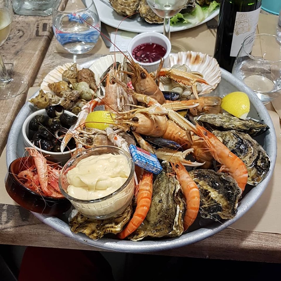 schillerwine Plateau de Fruits de Mer in Blaye Bordeaux Tour 2019 by ombiasy France