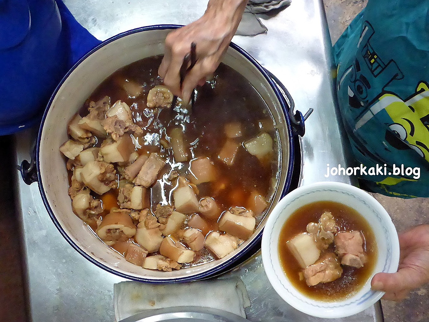 What Is The Difference Between Singapore Johor Teochew Bak Kut Teh Johor Kaki Travels For Food