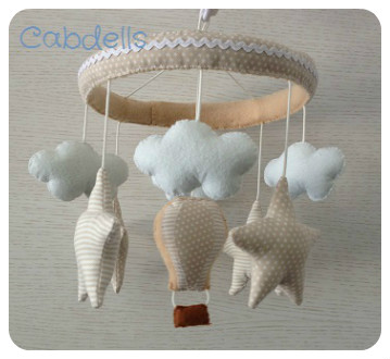 movil para cuna en colores suaves