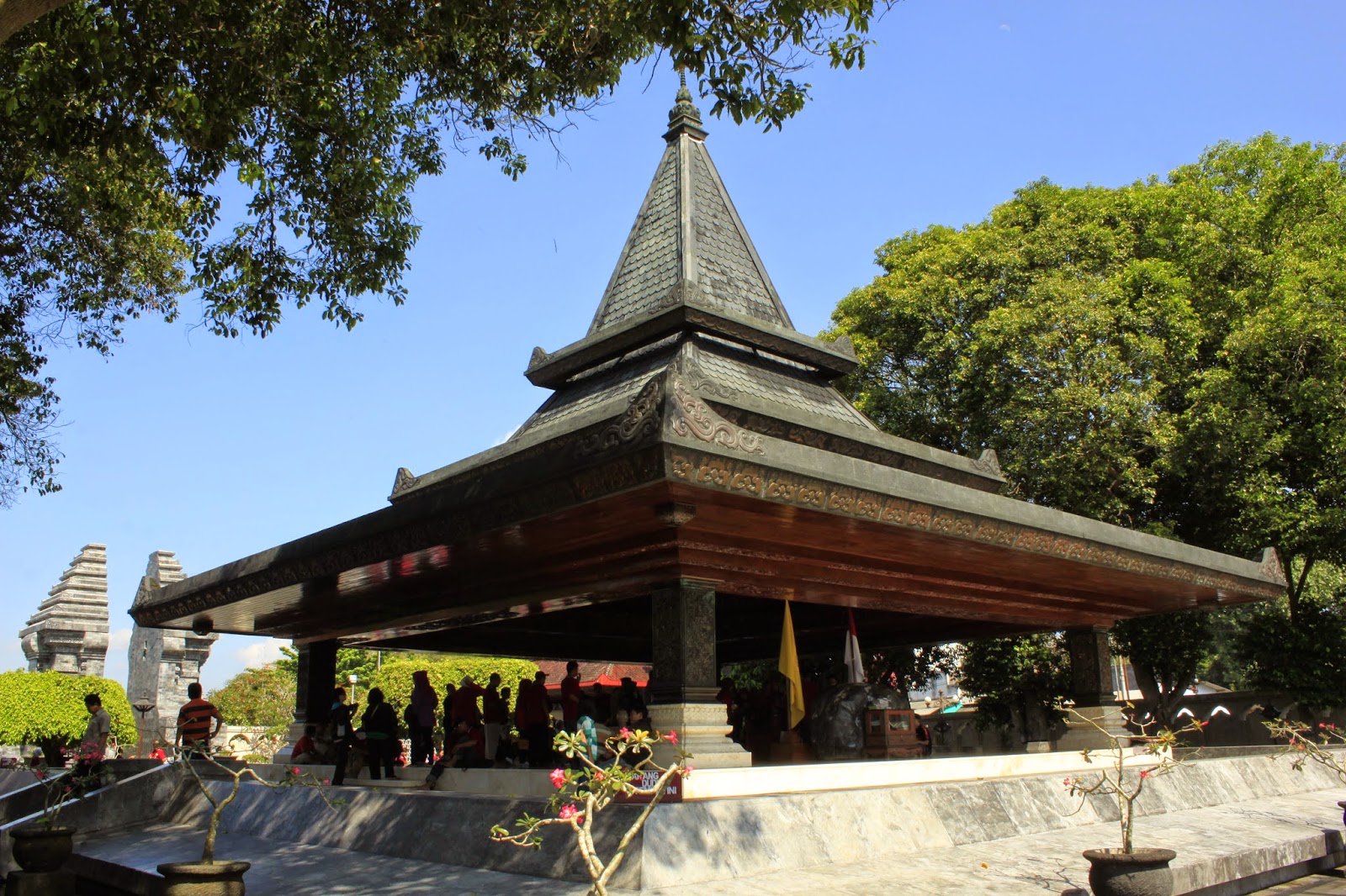 culture + visual + archives: Makam Bung Karno, Blitar