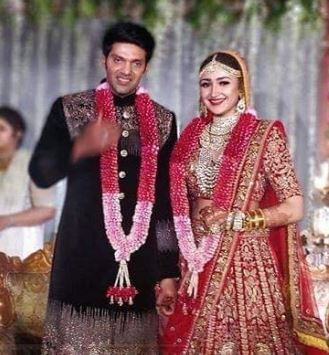 Arya (Actor) Family Wife Biography Parents children's Marriage Photos