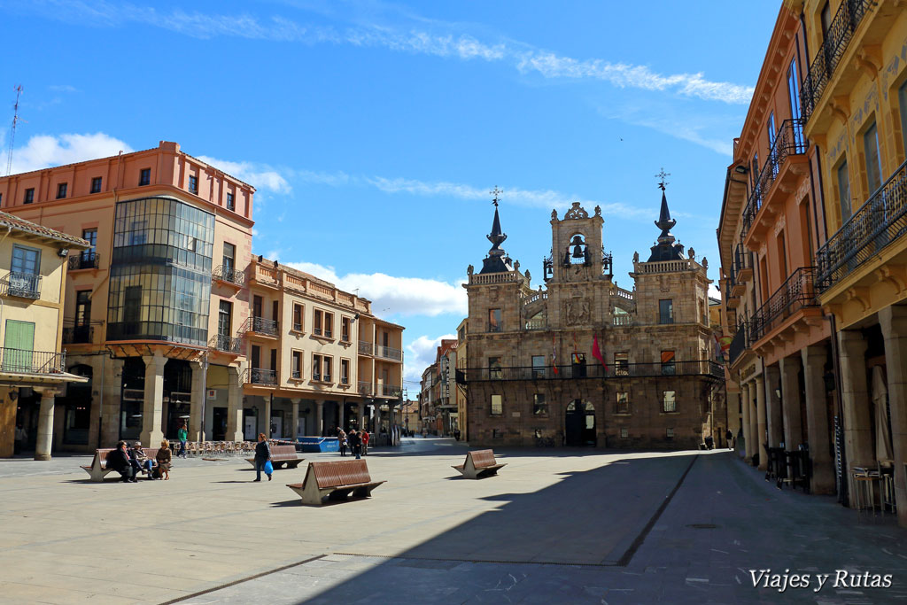 Plaza Mayor y Ayuntamiento de Astorga