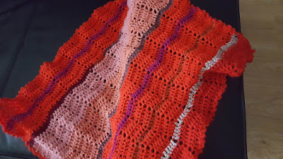 Scrappy crochet blanket - destashing projects