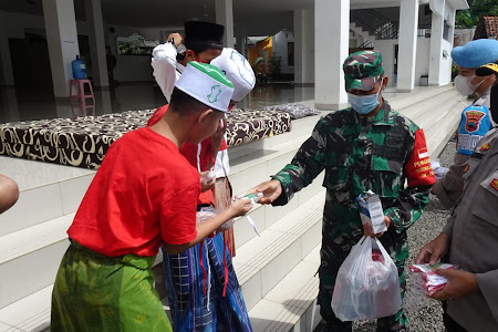    Solid Bersinergi, TNI-Polri di Banyumas Baksos di Pondok Pesantren