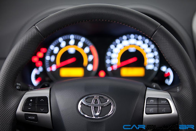 Toyota Corolla 2013 - painel de instrumentos