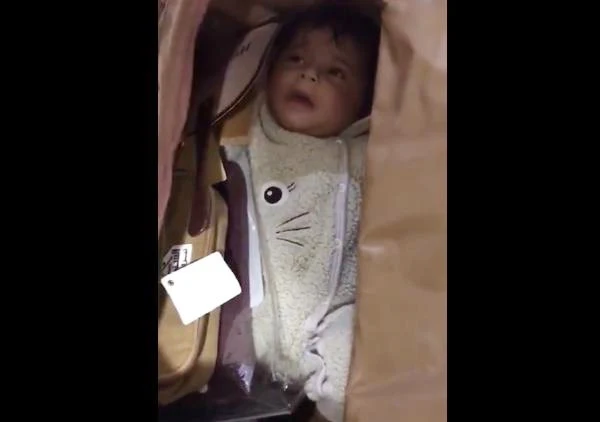  Infant stuffed in bag found at Dubai Airport; IPS officer shares video on Twitter, Dubai, News, Airport, Child, Kidnap, Twitter, Video, Gulf, World