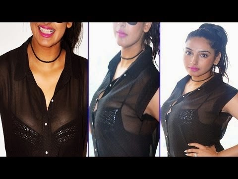 hot sexy ragini dwivedi's wardrobe malfunction pictures leaked - Wallpapers