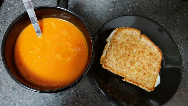 grilled-cheese-tomato-soup