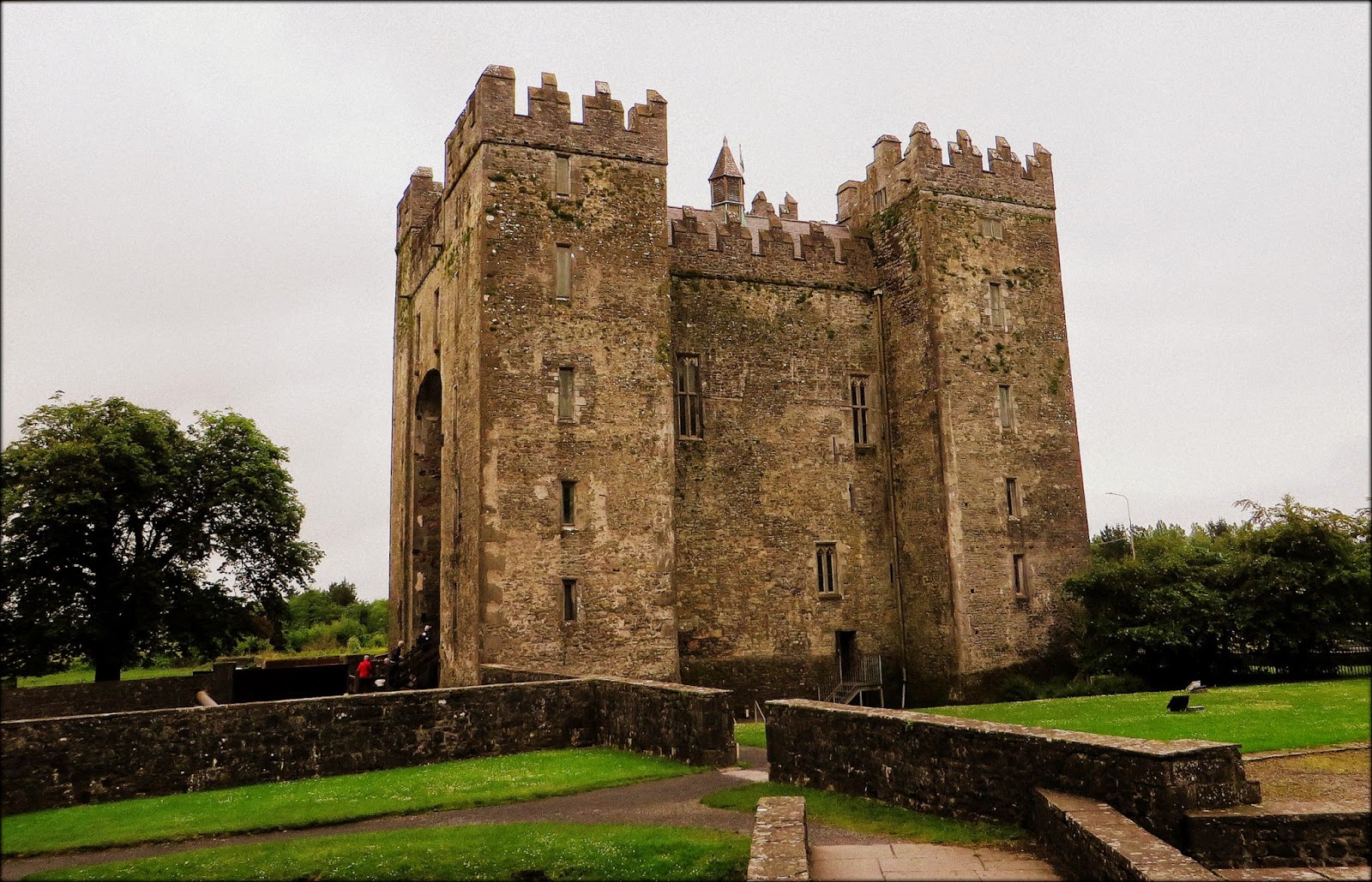 a journey in pixels Bunratty Castle