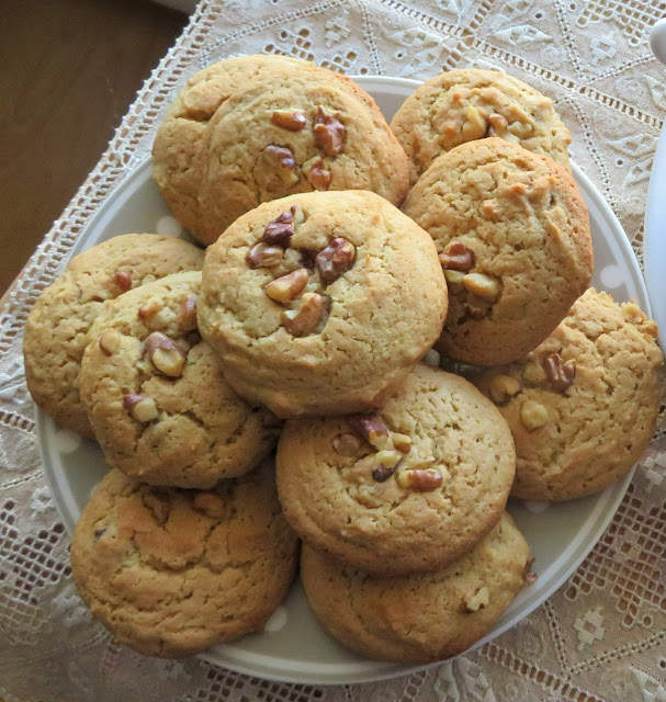 Buttery Maple Walnut Cookies
