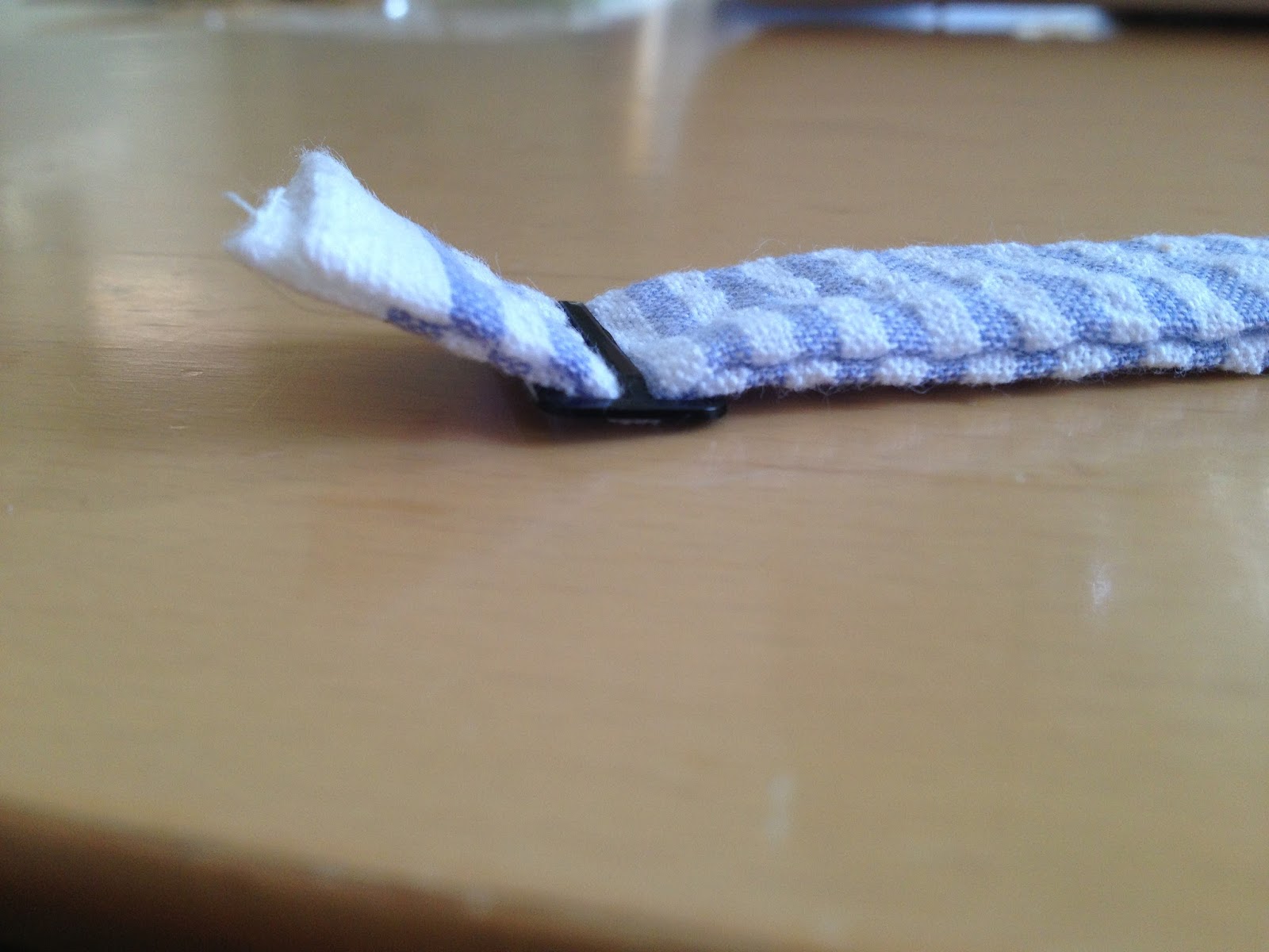 how to use a pre tied bow tie