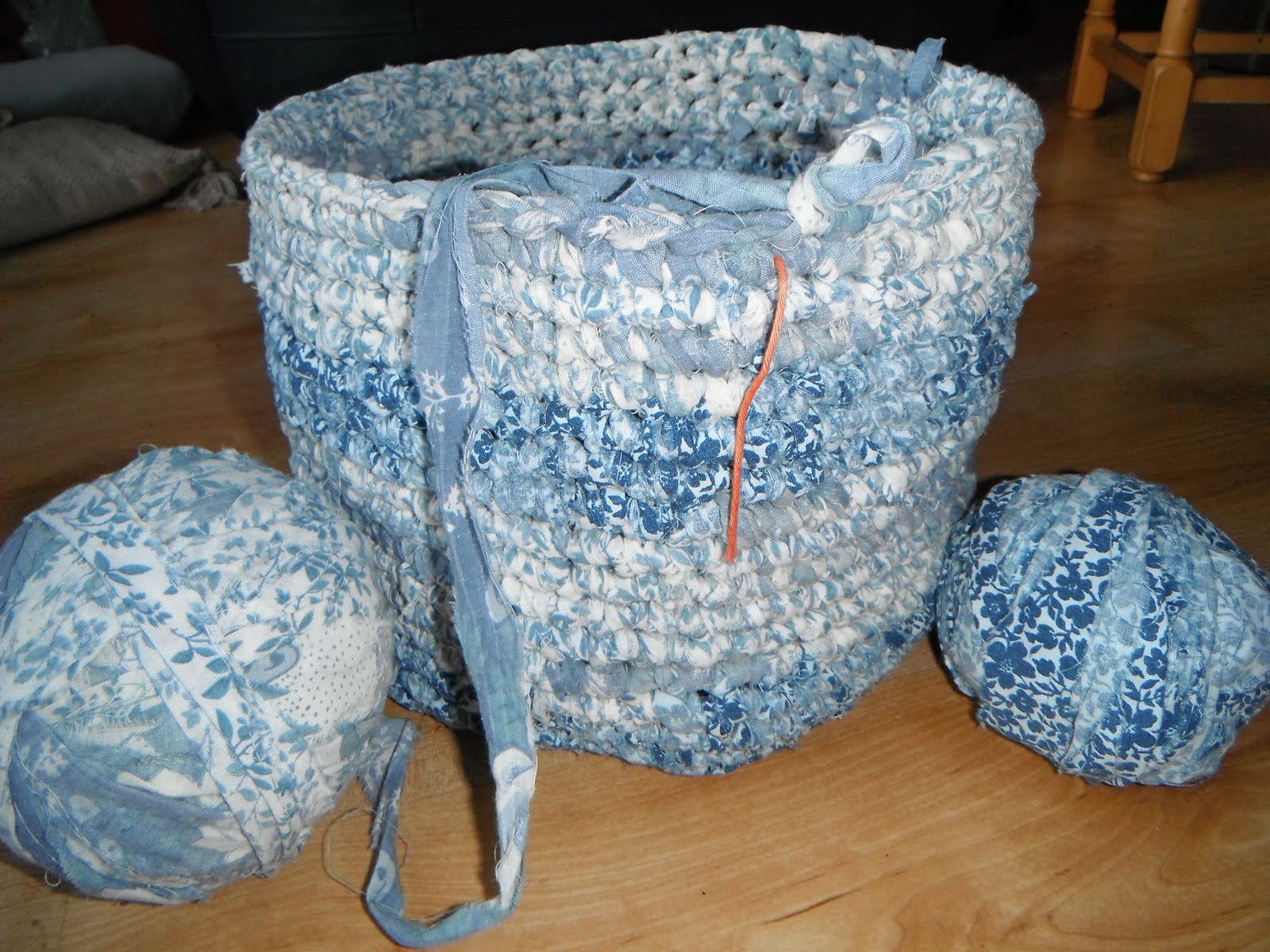 Jaydee's Ramblings Crochet a Basket from Sheets!