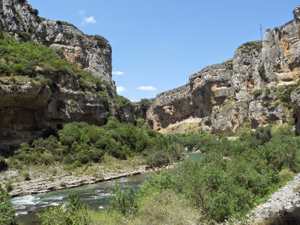Roadtrip Barcelona-Baskimaa osa 1: Mallos de Riglos & Foz de Lumbier ...