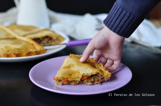 Empanada De Carne Con  De Harina De Maiz 
