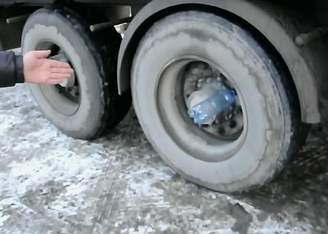 Почему некоторые дальнобойщики не выезжают без пустых бутылок в колесах ...