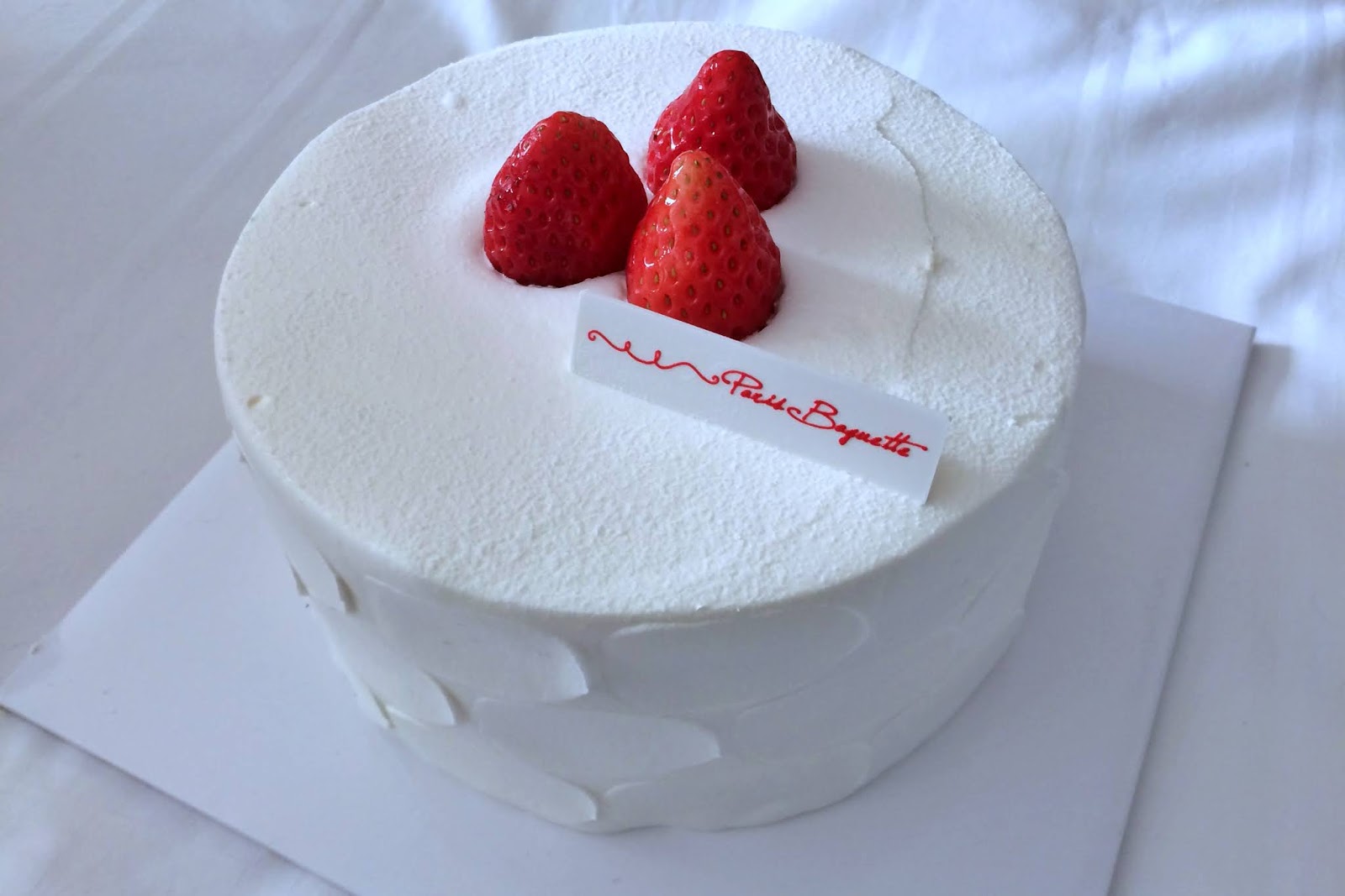 [Korea] Paris Baguette Strawberry Surprise Cake