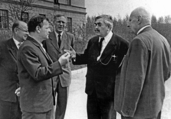 ΑΓΓΙΓΜΑ ΦΥΣΙΚΗΣ... Σαν σήμερα... 1909, γεννήθηκε ο