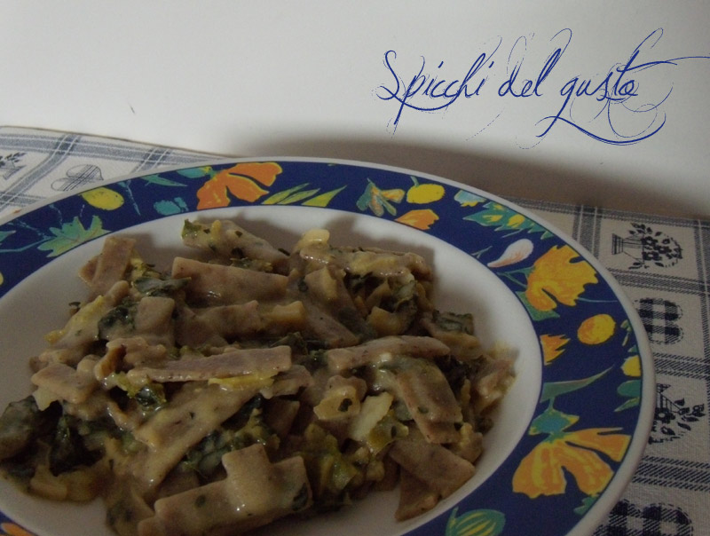 pizzoccheri con cicoria e castelmagno 