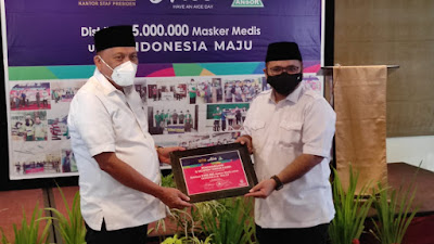 Menteri Agama Gus Yaqut Apresiasi Gerakan 5 Juta Masker di Manado