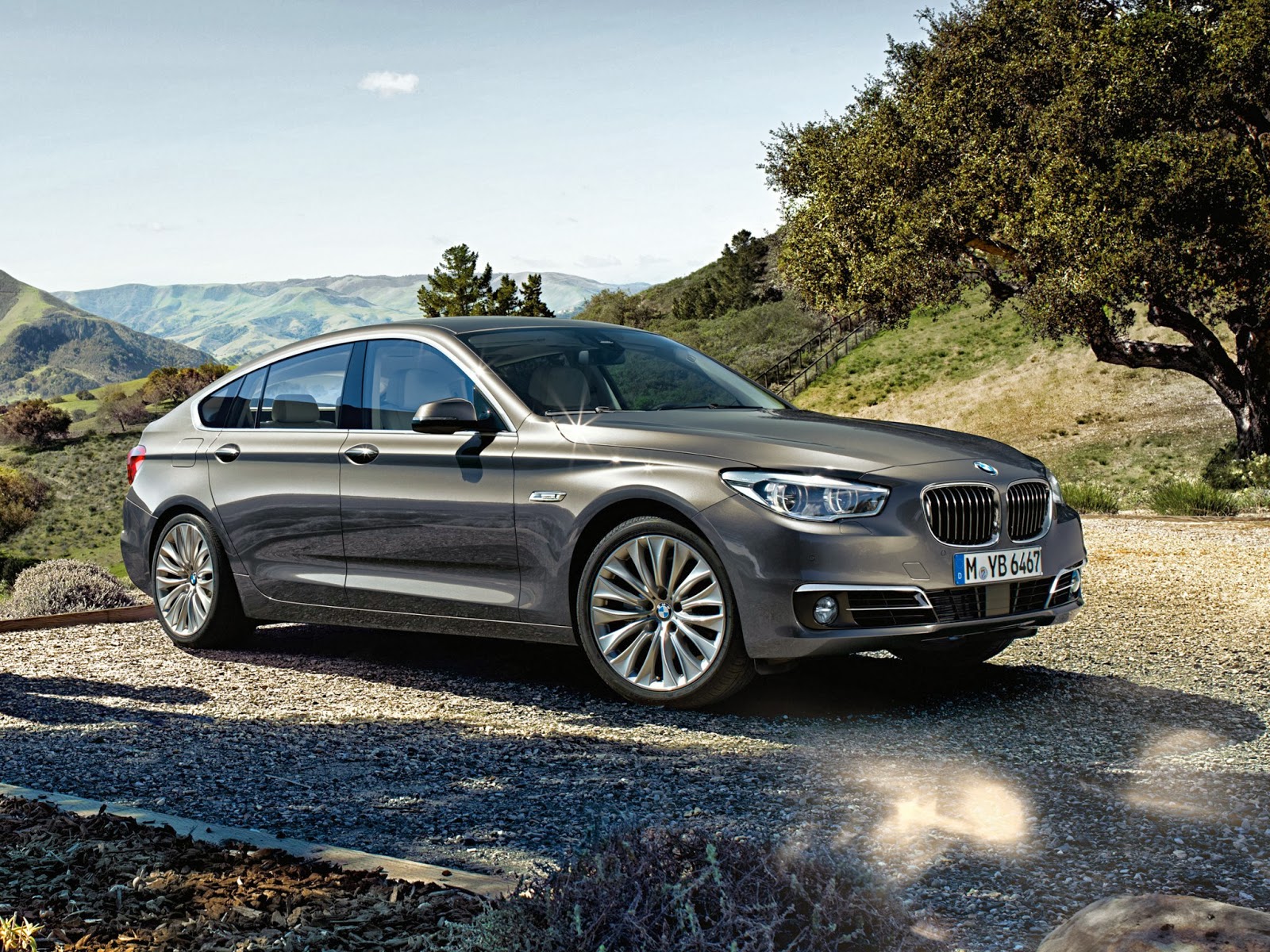 BMW 535i Review, Price, Photos