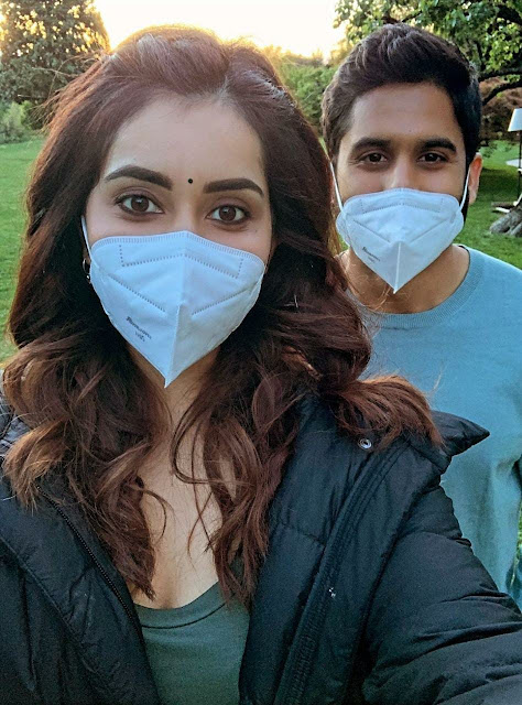 Raashii Khanna Posted A Selfie With Naga Chaitanya From Sets Of "Thank You".