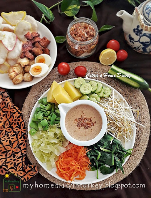 Indonesian Food Recipe; Gado Gado Betawi.With Video / Resep gado gado Betawi | Çitra's Home Diary. #citrashomediary #resepgadogado #gadogadobetawi #gadogadosaladrecipe #Indonesiangadogado #Gadogadosalad #Indonesisch #healthyfood #Indonesiansalad #veganrecipe #vegetarianrecipe