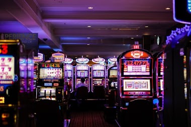 Casinos, billares y lugares para juegos de mesa