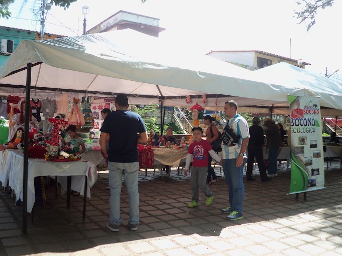 Dirección de turismo realiza expo-feria navideña en Boconó