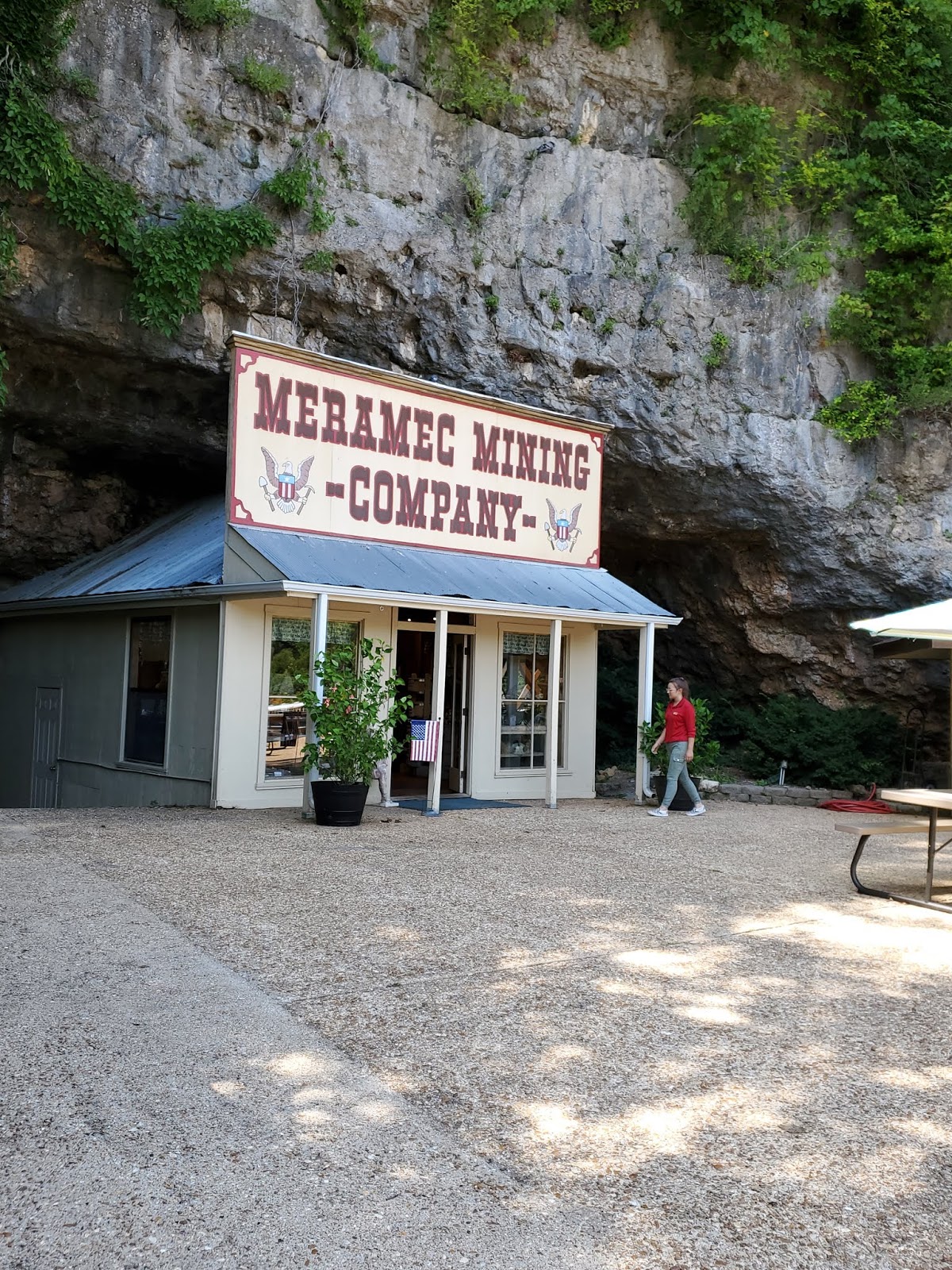 Play St. Louis Meramec Caverns, Sullivan