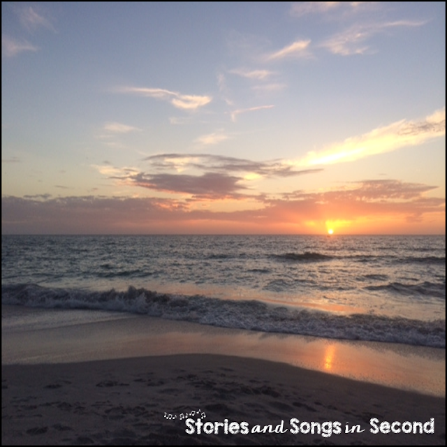 Flip Flops, Beach Chairs, and Great Books! | Stories and Songs in Second