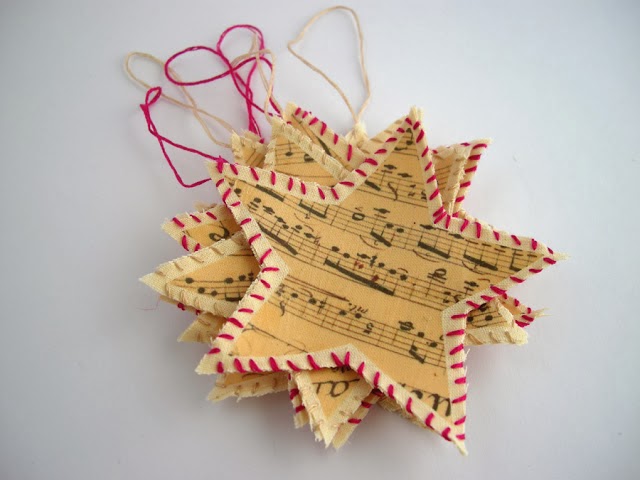 Estrellas de papel reciclado para navidad en Recicla Inventa