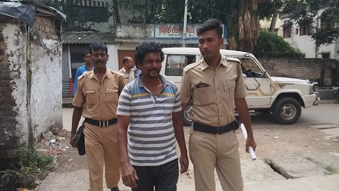 বিড়ির মোড়ক নকল করে বাজারে ব্যবসা করার অভিযোগে গ্রেফতার এক ব্যক্তি