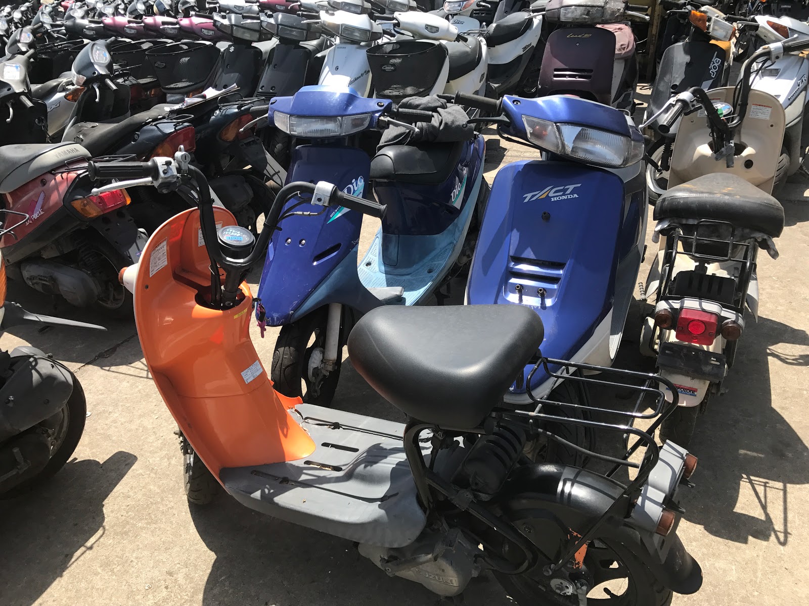 EXPORT NEW/USED JAPANESE MOTORCYCLES SCOOTER FROM OSAKA JAPAN / AZ