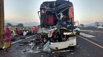 Choque de un autobús de peregrinos deja varios muertos y heridos, iban rumbo a la Basílica de Guadalupe