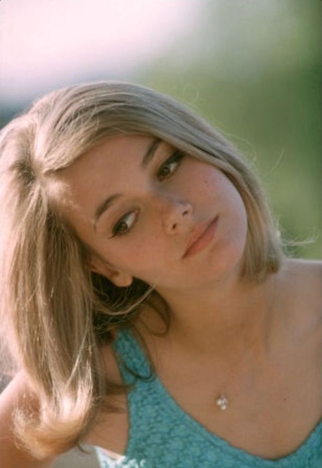 35 Beautiful Photos of Peggy Lipton in the 1960s and ’70s ~ Vintage
