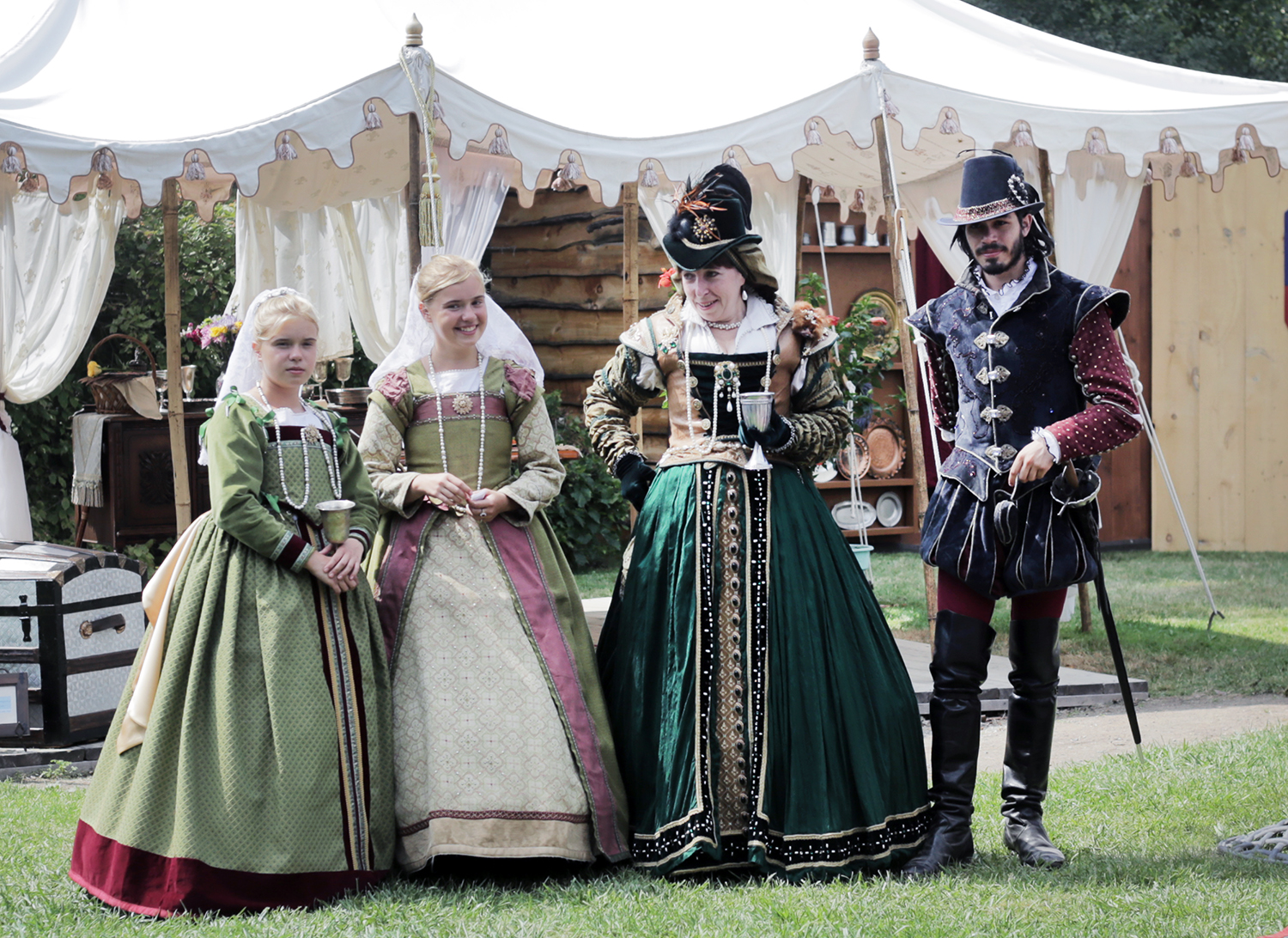 Stylecurated PIRATES, PRINCESSES AND OTHER ELIZABETHAN ENTERTAINMENT