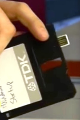 Modifikasi Disket Menjadi USB Flash Drive - Unik Berbeda Modifikasi Disket Menjadi USB Flash Drive - Unik Berbeda