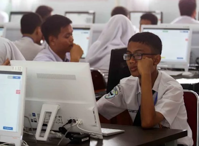 Contoh Soal Menentukan Makna Kata Dalam Cerpen Dan Fabel Unbk Smp 2020