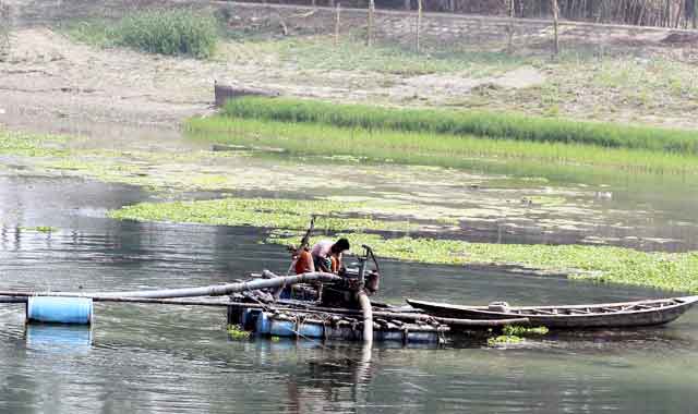 Balu lift illegally from Jamuna and Katakhali rivers যমুনা ও কাটাখালী নদী থেকে অবৈধভাবে বালু উত্তোলন
