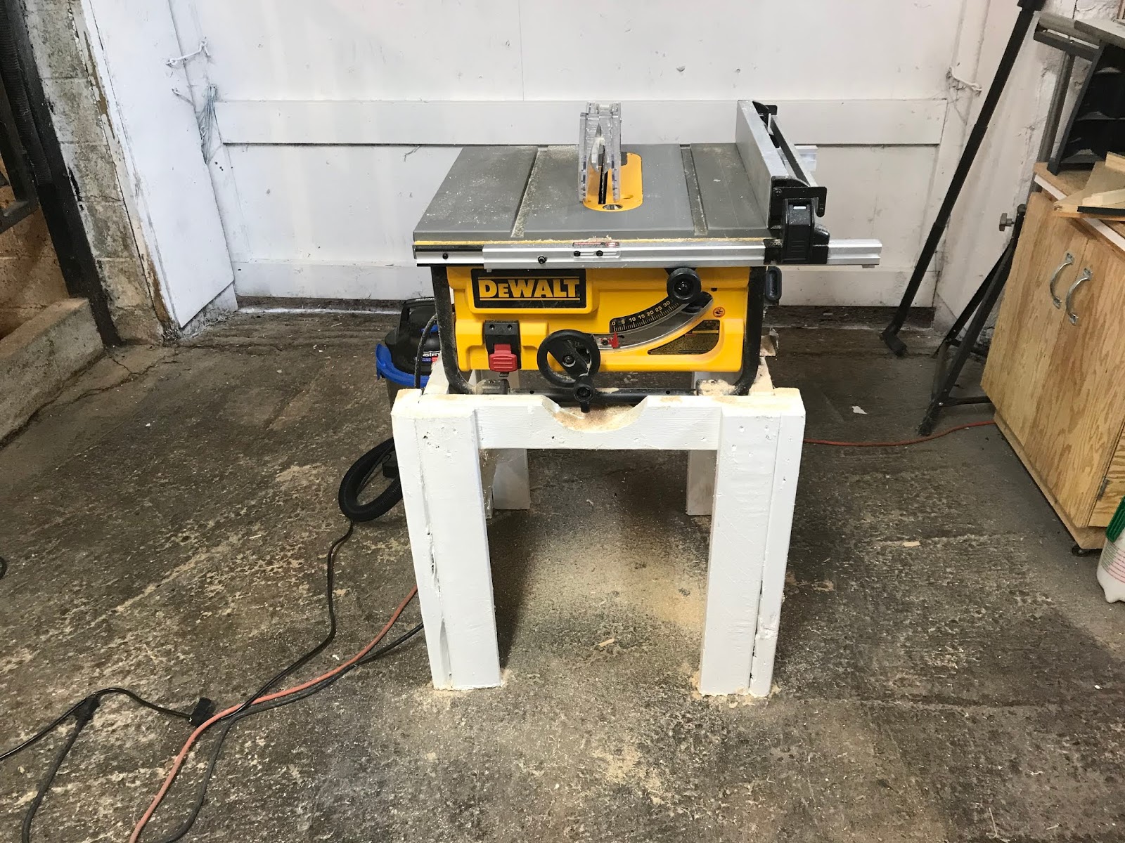 Table Saw Stand from Pallets Small Chronicles