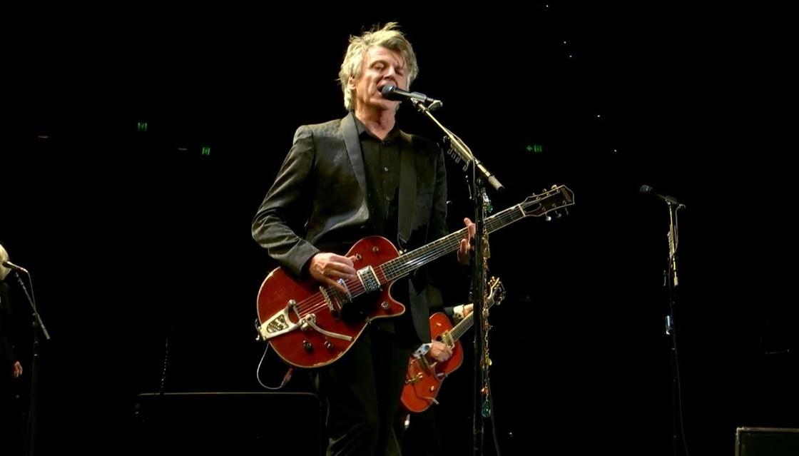 Fleetwood Mac News Stevie Nicks dedicates "Landslide" to her