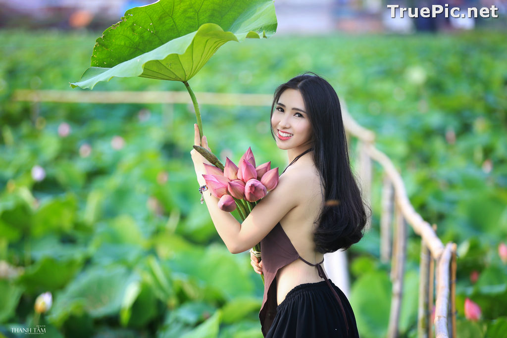 Image Vietnamese Model - Hong Rubyshi - Beauty Girl and Lotus Flower #1 - TruePic.net - Picture-1