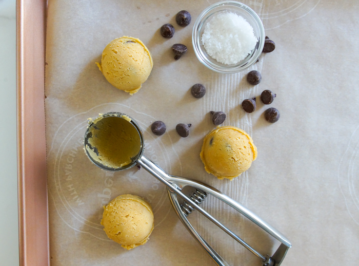 how to make chickpea flour chocolate chip cookies