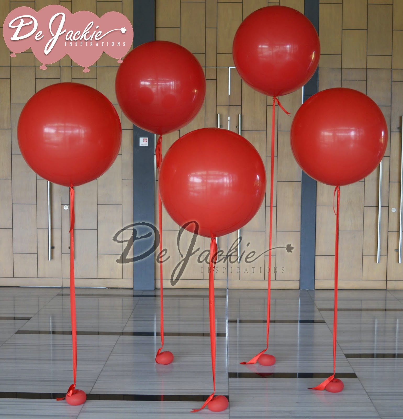 Balloon decorations for weddings, birthday parties, balloon sculptures