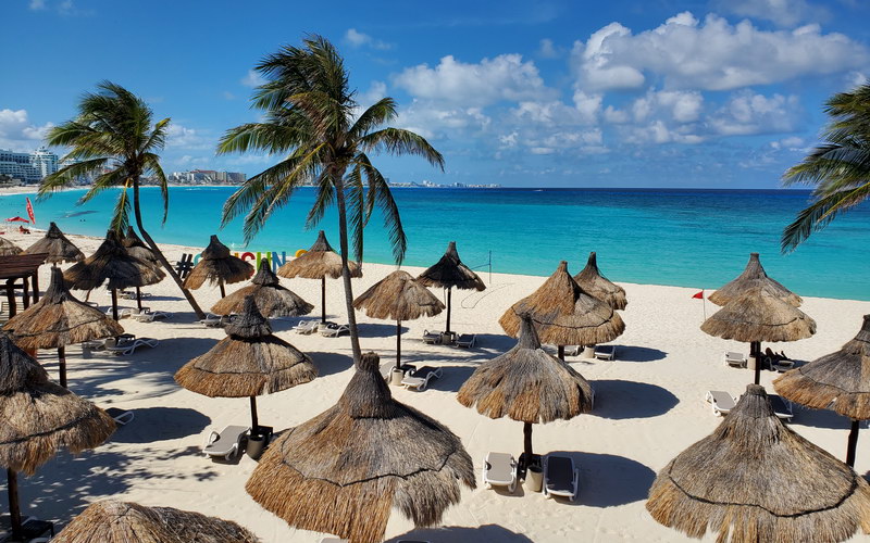 Пляжи в Мексике без волн и водорослей - пляж при отеле Club Med 4*