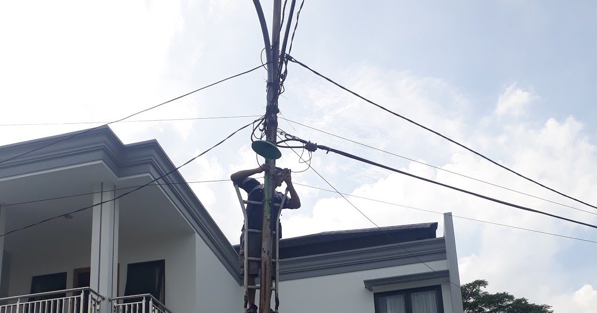 Pemasangan Lampu Jalan