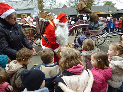 Bienvenue sur le site de l'école: Visite du Père-Noël Bienvenue sur le site de l'école: Visite du Père-Noël