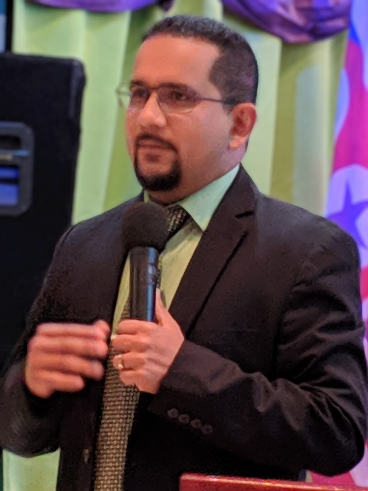Desde el Corazón de Dios a la boca de Mi Pastor Julio Cesar Barahona.