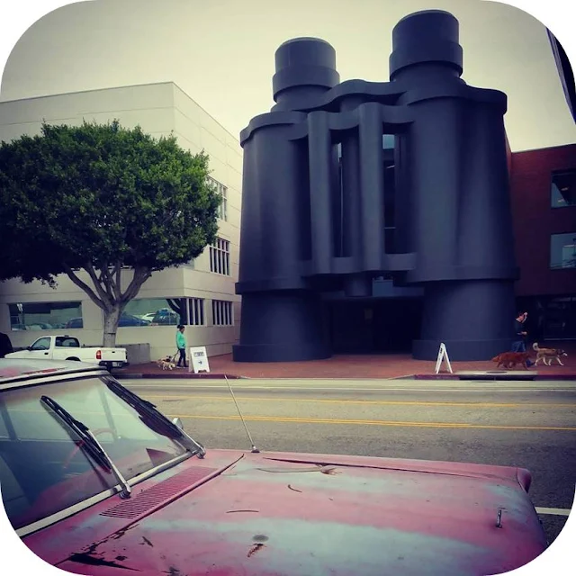 From Venice Beach to Santa Monica: Binocular building